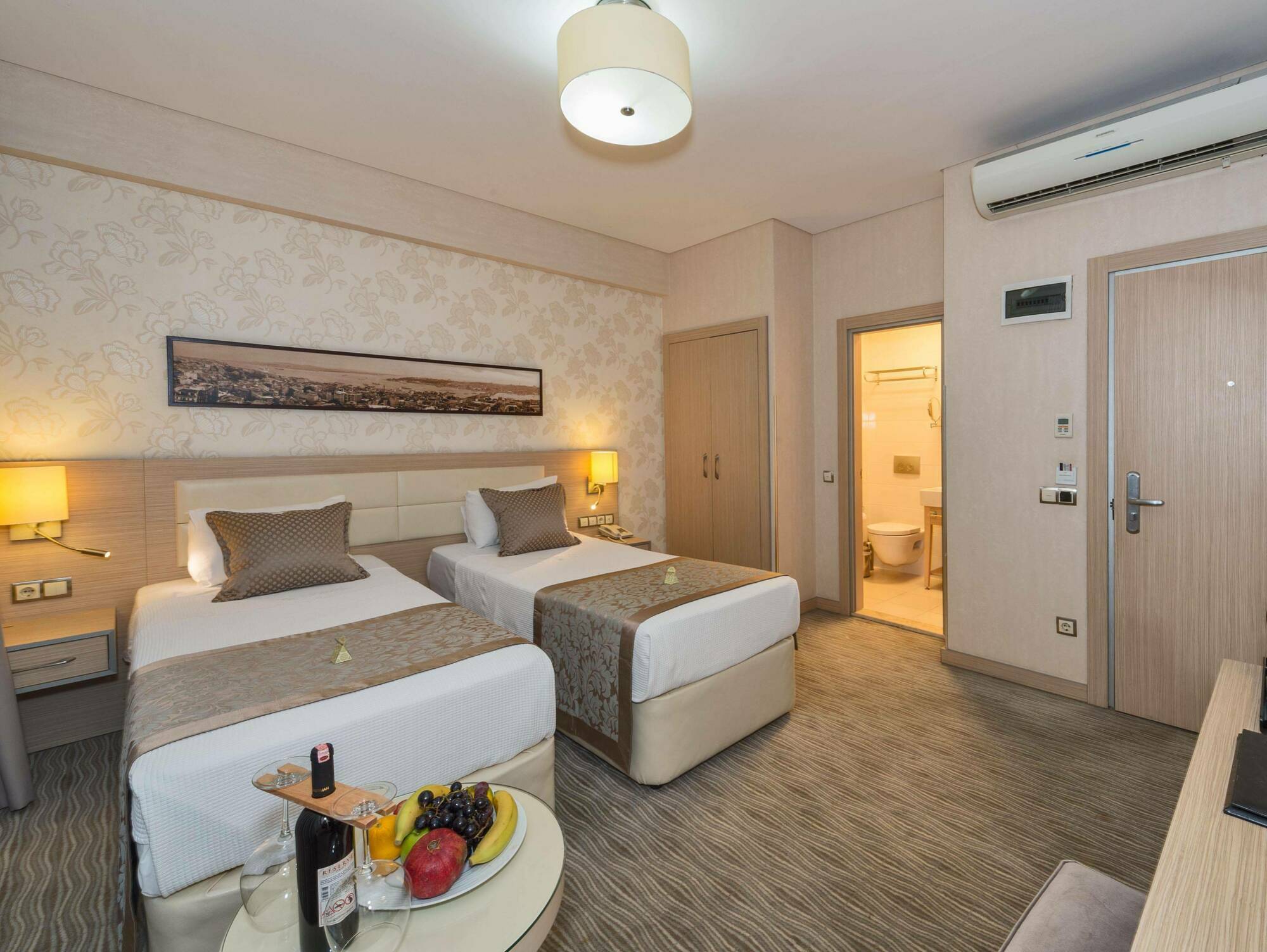 Galata La Bella Hotel อิสตันบูล ภายนอก รูปภาพ